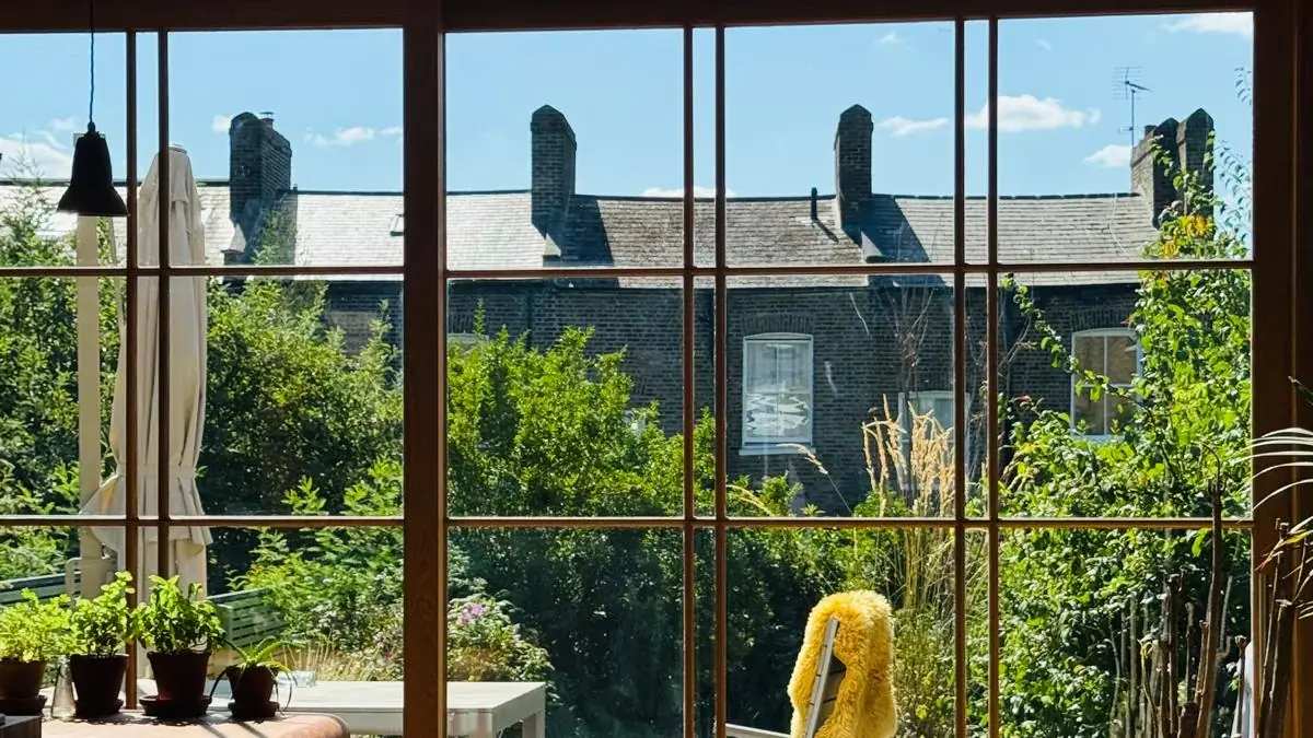 Bespoke European oak sliding doors with acoustic Low-E glazing in Islington, North London