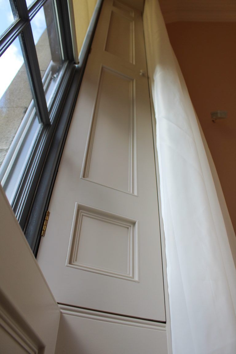 Traditional sash shutter