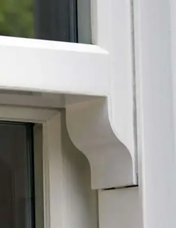 Sash horns — traditional aesthetic detail